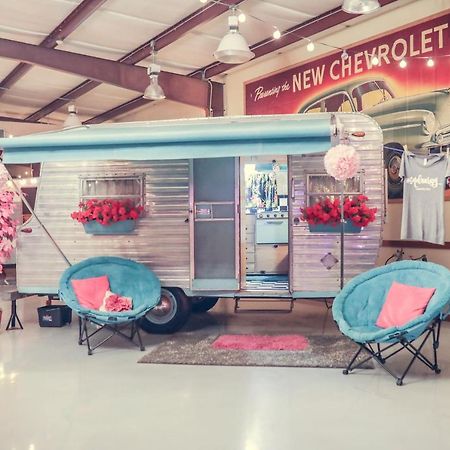 Lone Star Glamp Inn Warrenton Екстер'єр фото