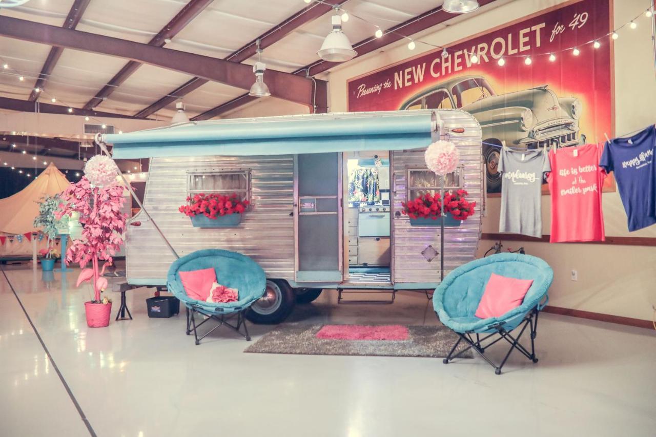 Lone Star Glamp Inn Warrenton Екстер'єр фото