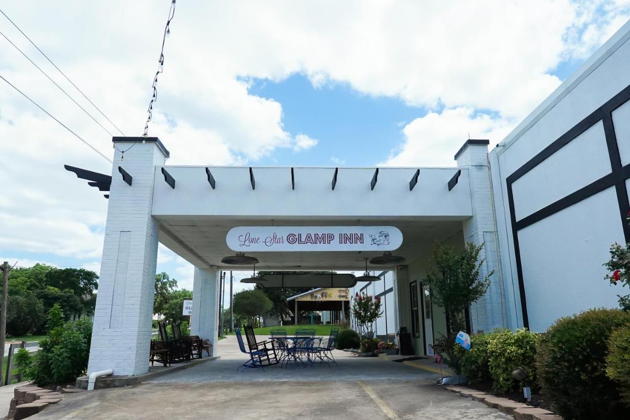 Lone Star Glamp Inn Warrenton Екстер'єр фото
