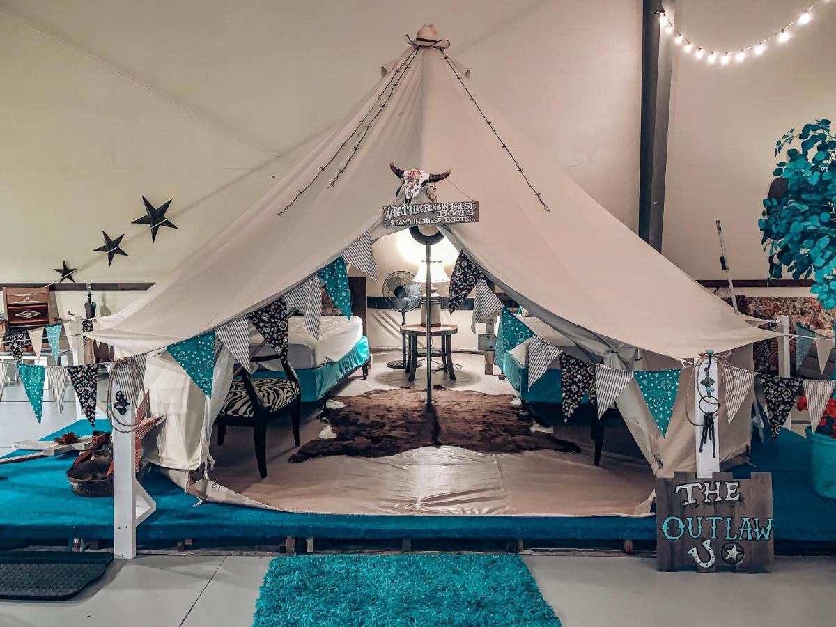 Lone Star Glamp Inn Warrenton Екстер'єр фото