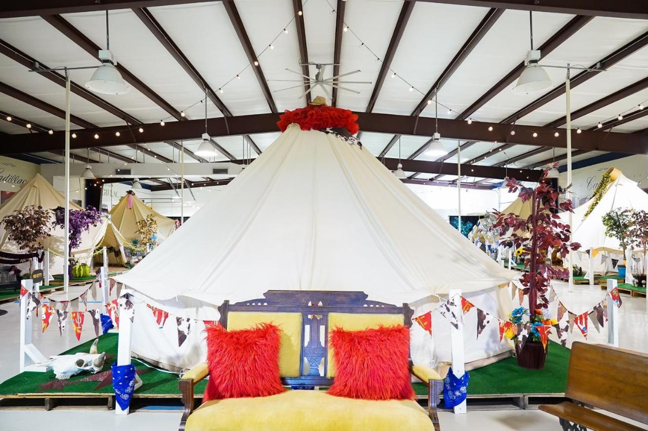 Lone Star Glamp Inn Warrenton Екстер'єр фото