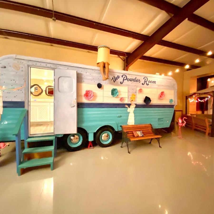Lone Star Glamp Inn Warrenton Екстер'єр фото