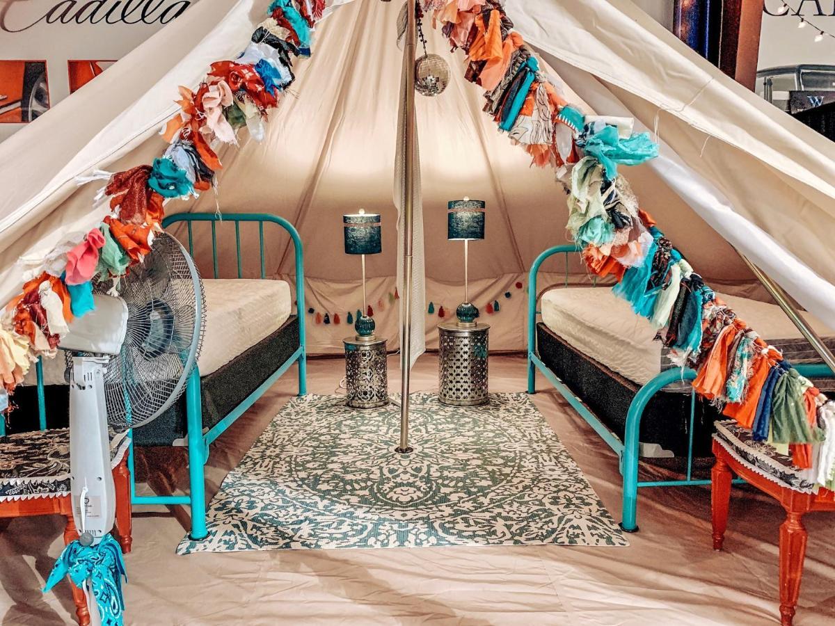 Lone Star Glamp Inn Warrenton Екстер'єр фото