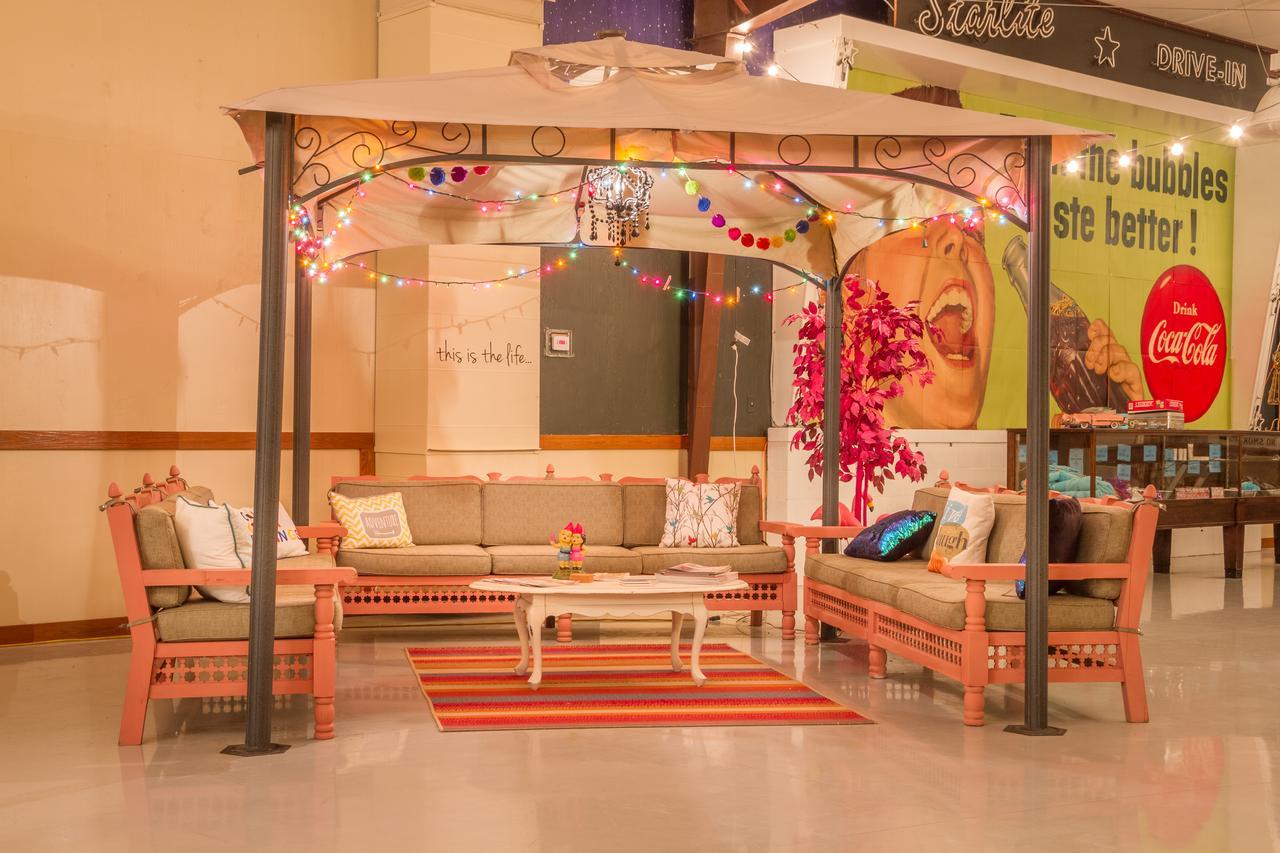 Lone Star Glamp Inn Warrenton Екстер'єр фото